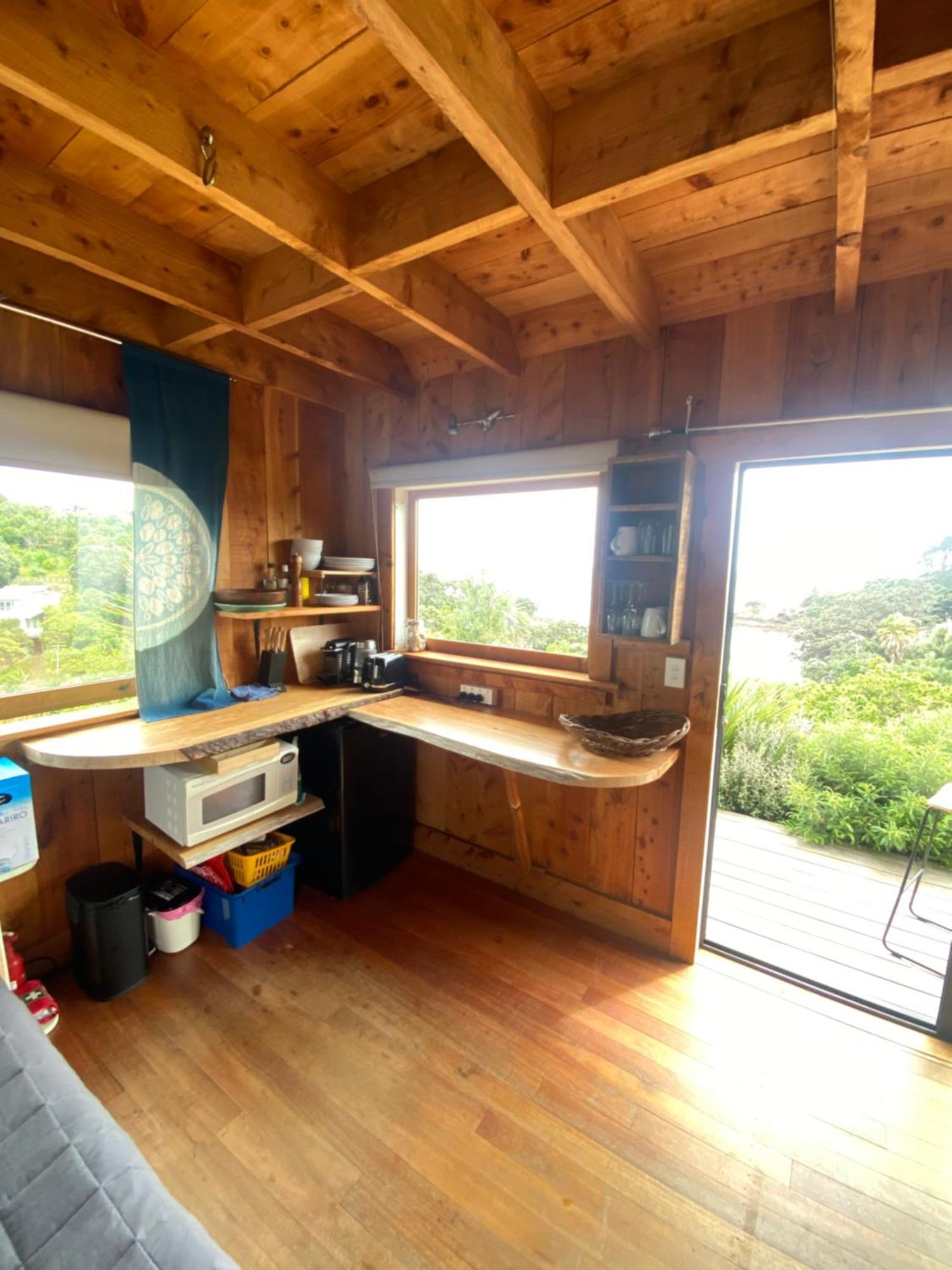 Kereru Cabin - Spectacular Seaviews, Rustic, Glamping Eco Adventure Palm Beach Екстериор снимка